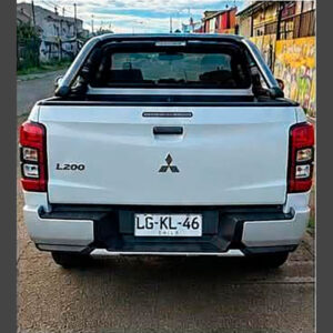 Mitsubishi L200 blanco robado en Río Bueno, patente LGKL46